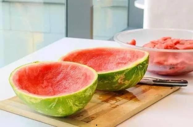 吃瓜就吃正常的瓜,揭秘那些“正常瓜”背后的故事